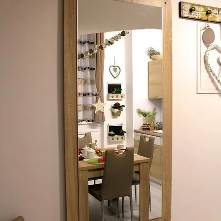 Aromatic Herbs Loft -new, Central & Parking Daire *